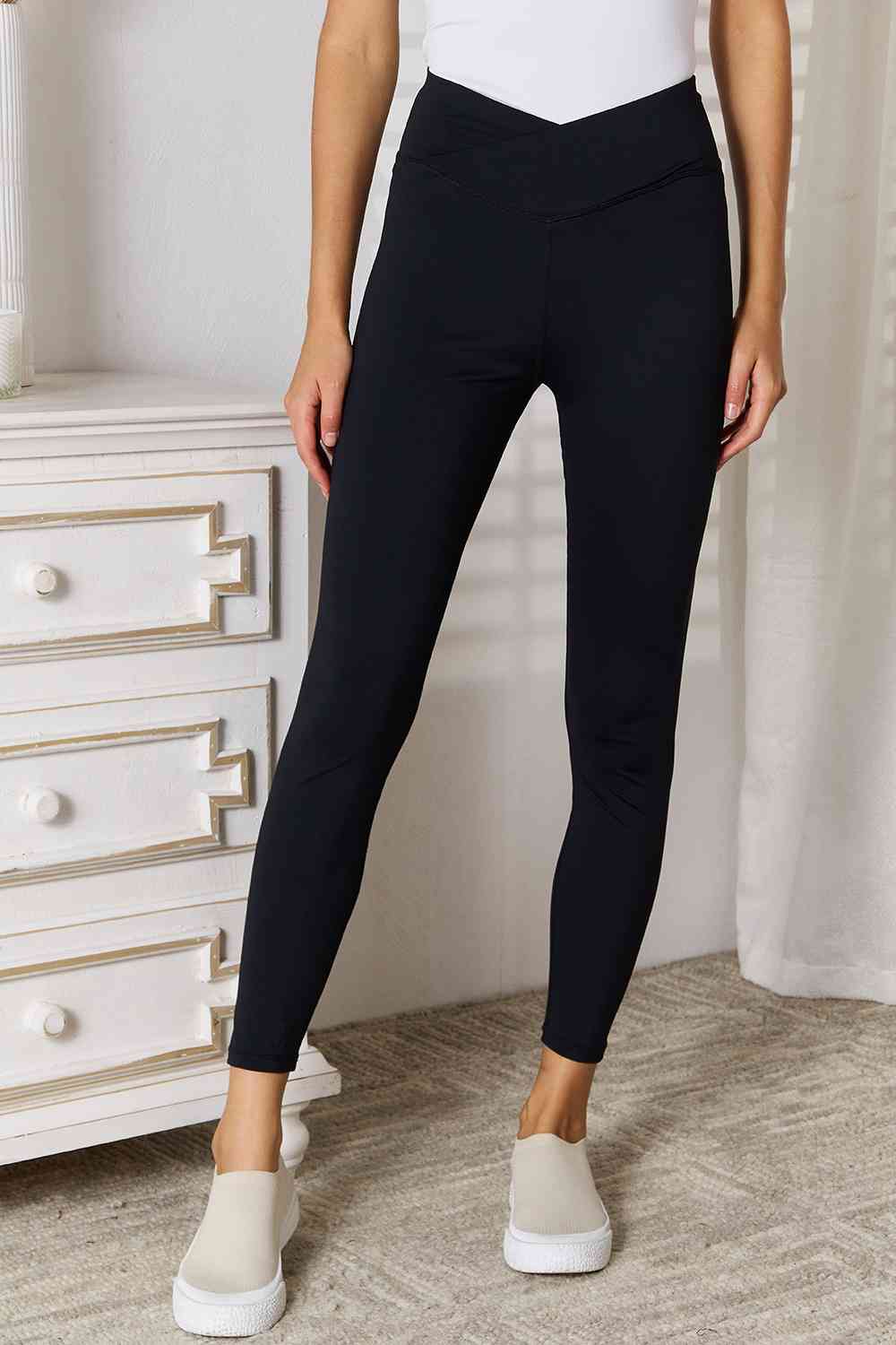 Trendsi leggings Black / S Basic Bae V-Waistband Sports Leggings