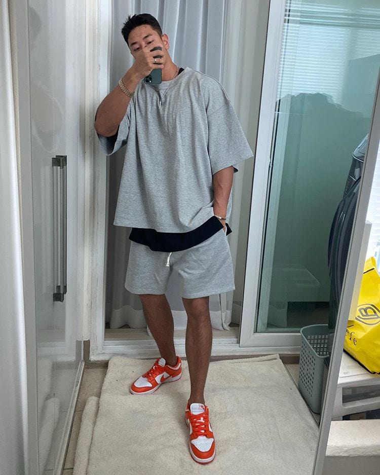 Oversized bodybuilding shirt
