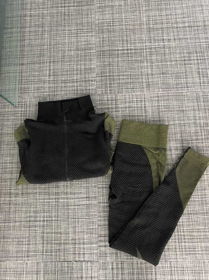 Seamless Premium Women’s Fitness Tracksuit - ALLRJ